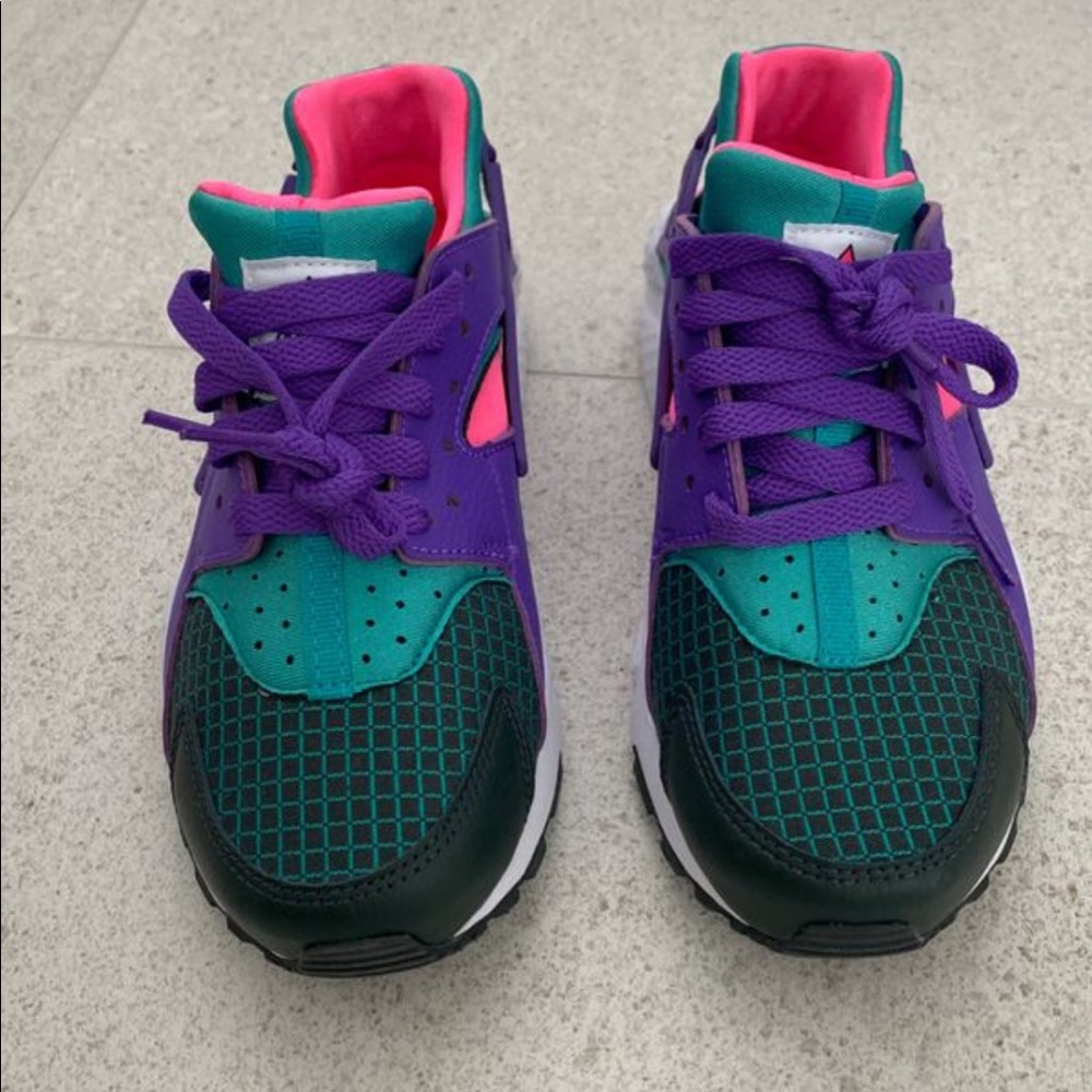 Girls Nike Huarache Sneakers 4Y